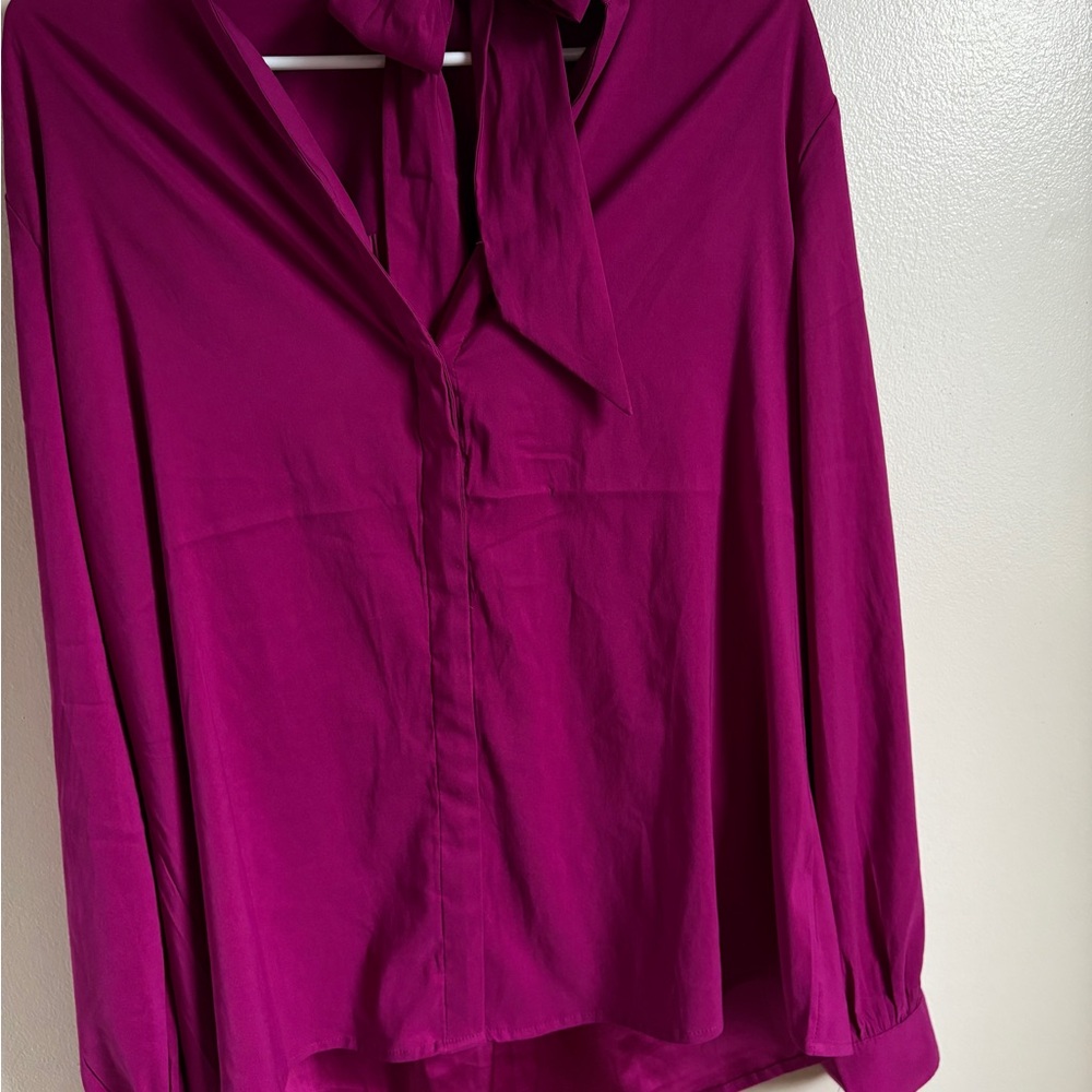 Elegant Women's Pink Blouse - Picture 3 of 5